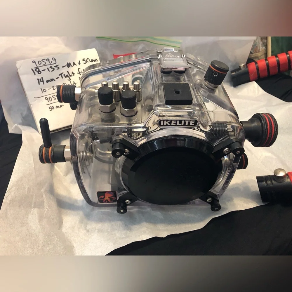 UNDERWATER CAMERA SET- Fully equipped Ikelite Underwater House & Canon 7D Camera